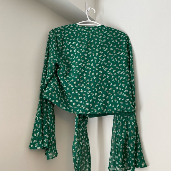 UO tie front top - Picture 2 of 3